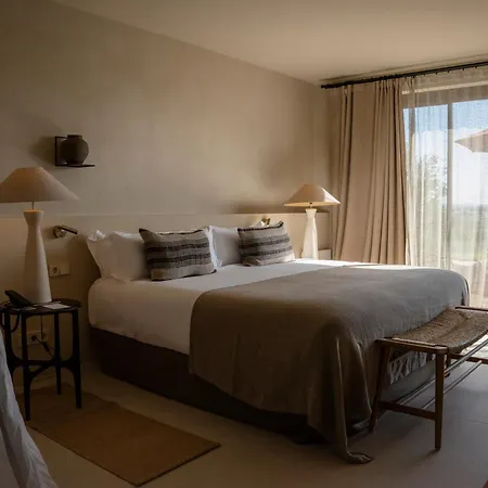 The Mallorca, Small Luxury